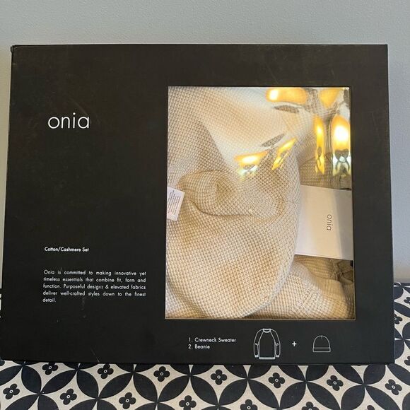 Onia Waffle Cotton Cashmere Set (Sweater+ cap) Size M. - Picture 5 of 13